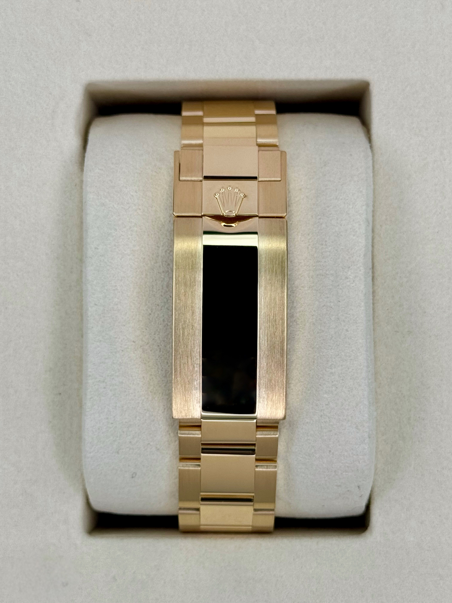 Rolex Submariner Yellow Gold Black