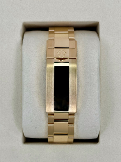 Rolex Submariner Yellow Gold Black