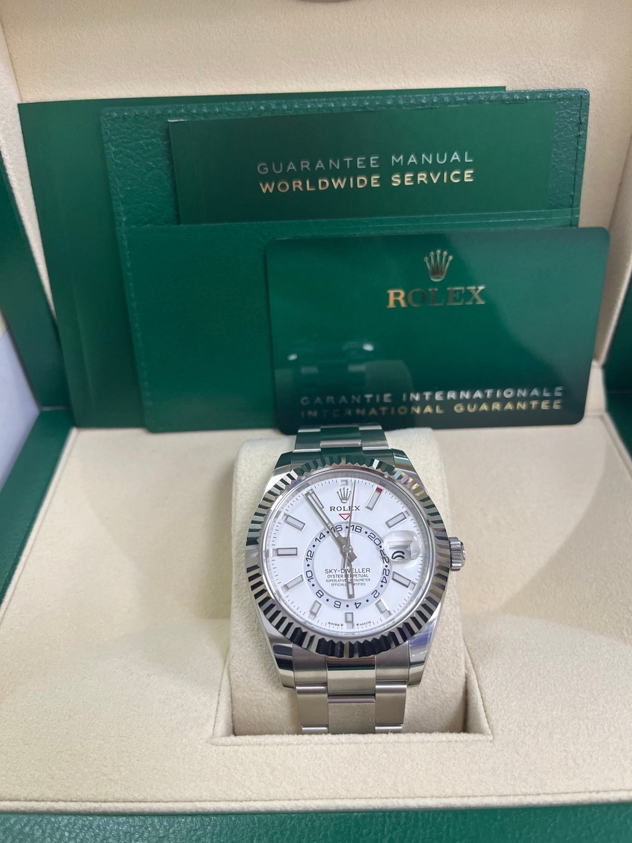 Sky Dweller Blanc Oyster