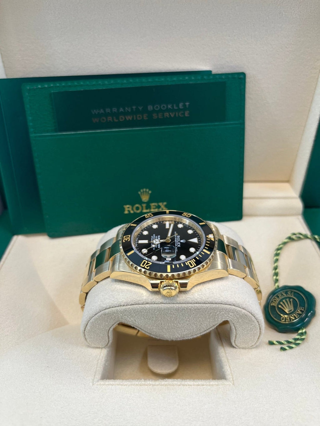 Rolex Submariner Yellow Gold Black